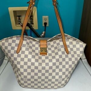 🎉SOLD🎉 Louis Vuitton Salina pm azur